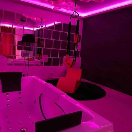 Appartement Jeu De Regards - Jacuzzi/Balneo à Courcouronnes Extérieur photo