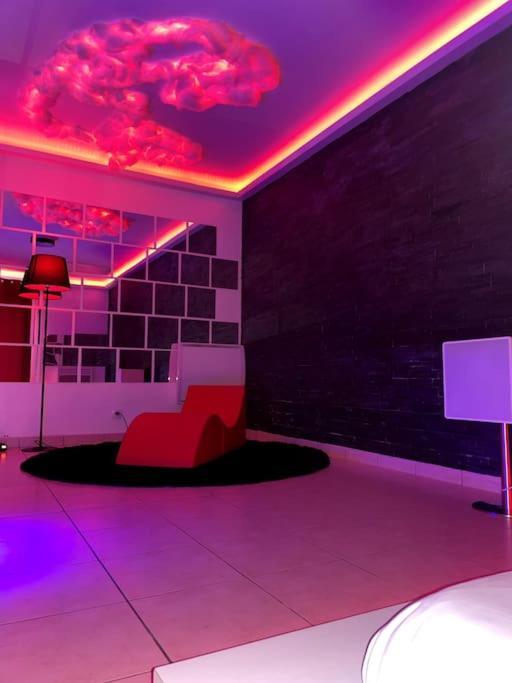 Appartement Jeu De Regards - Jacuzzi/Balneo à Courcouronnes Extérieur photo