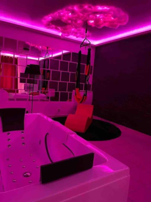 Appartement Jeu De Regards - Jacuzzi/Balneo à Courcouronnes Extérieur photo